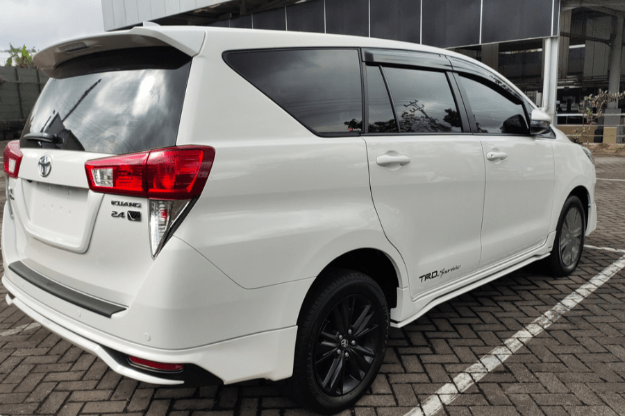 Toyota Innova (8 Hours)